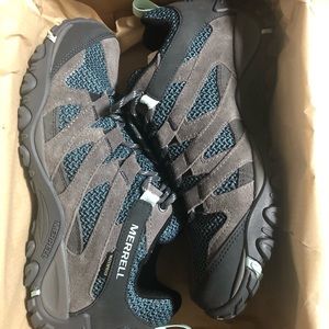 NIB Merrell Hiking Shoes